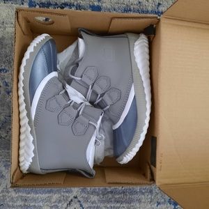 SOREL BOOTS NEW